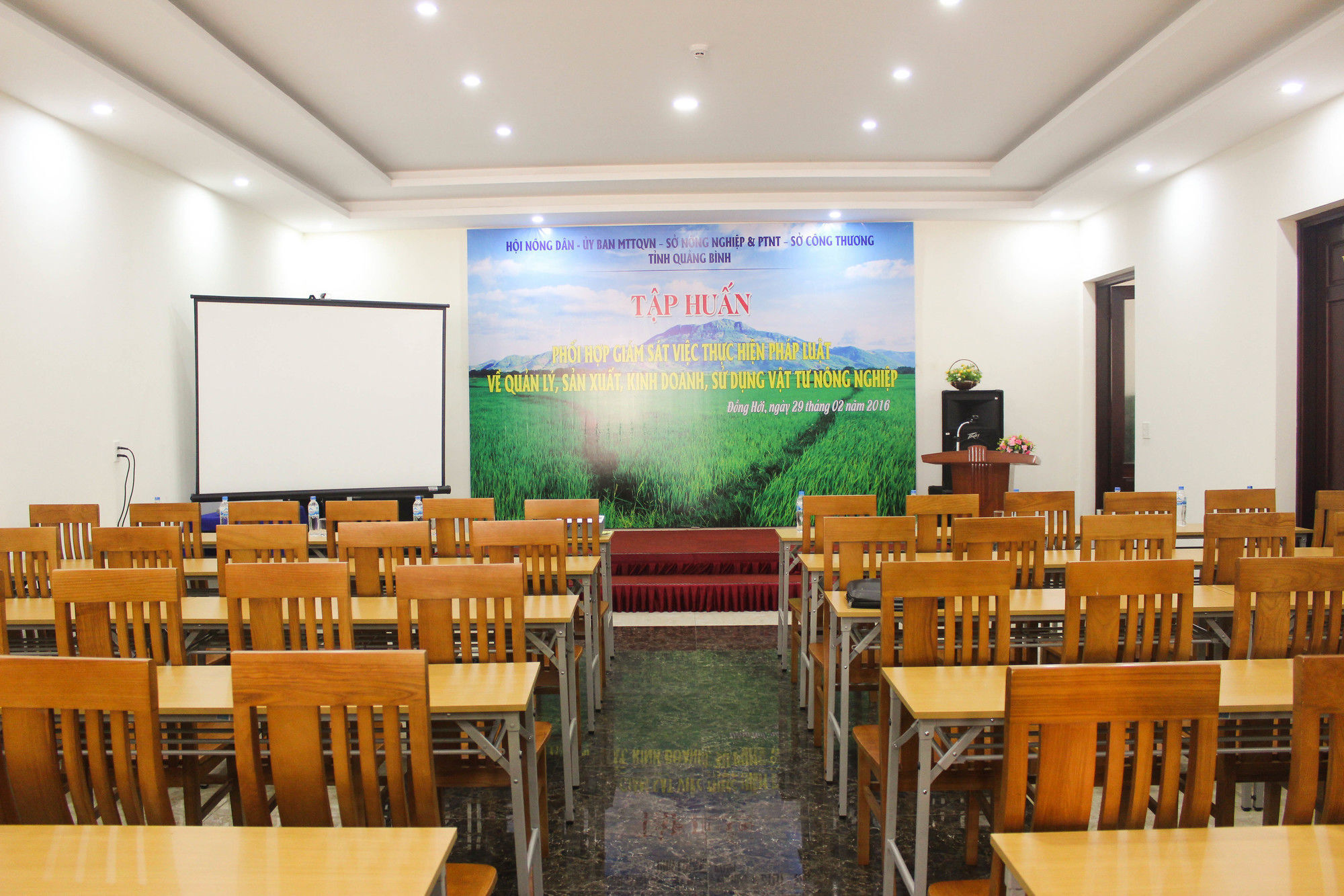 Hoa Binh Hotel Донгхой Экстерьер фото