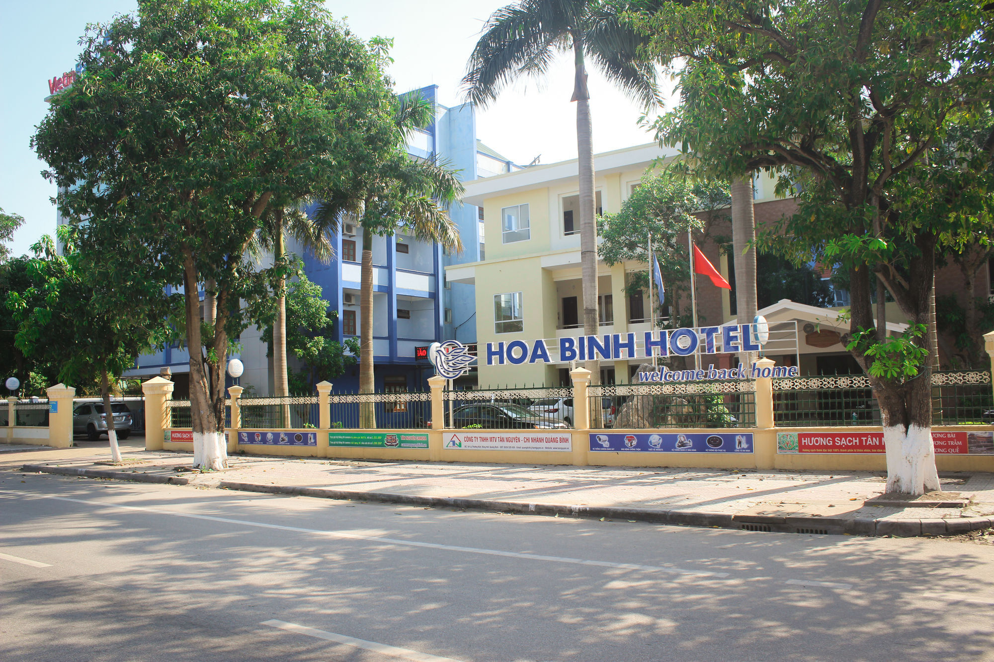 Hoa Binh Hotel Донгхой Экстерьер фото