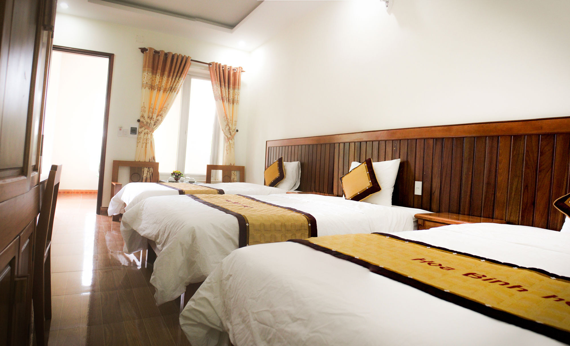 Hoa Binh Hotel Донгхой Экстерьер фото